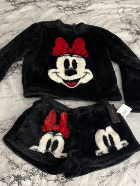 Forever 21 | NWT Disney Minnie Mouse PJ Set
